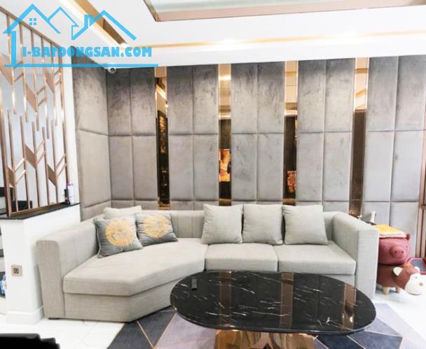 Nhà đẹp 5 tầng ở ngay, Hẻm Xe Hơi, Phạm Văn Hai, 47m2, hơn 11 tỷ TL