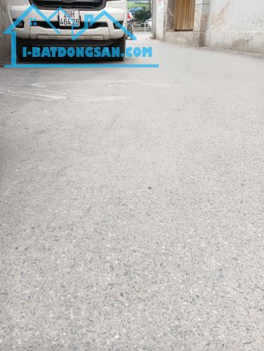 Vị trí đắc địa đường Lạc Long Quân - Tây Hồ.