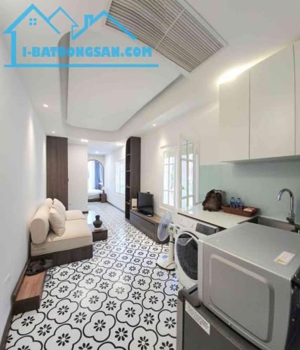 Bán căn hộ mặt phố Hàng Lược, HƠN 3 TỶ - lô góc, Sổ đỏ riêng - 40m2 - cho thuê 20tr/tháng