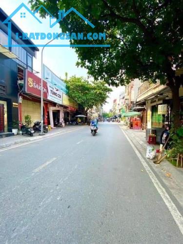 BÁN GẤP NHÀ GIANG VĂN MINH PHỐ VIP BA ĐÌNH THÔNG ĐỘI CẤN 20M X 4 TẦNG NHỈNH 4 TỶ.