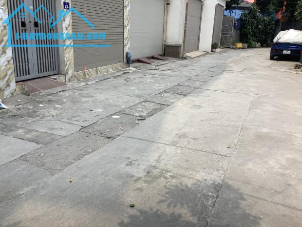 Bán nhà cấp bốn phường Phú thượng ,diện tích sổ đỏ 110m2 mặt ngõ lô góc đầu tư cực đẹp.