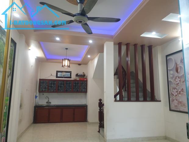 BÁN NHÀ ĐẸP 1.59 TỶ 2.5 TẦNG 38M2 ( TÂY NAM ) NGÕ VĂN CAO