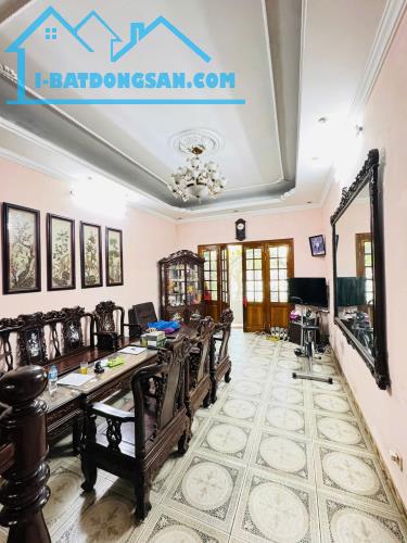 Hiếm mặt phố Phương Liệt 68m2, 5 tầng view Hồ Sen mặt tiền 4.5m hiếm Thanh Xuân