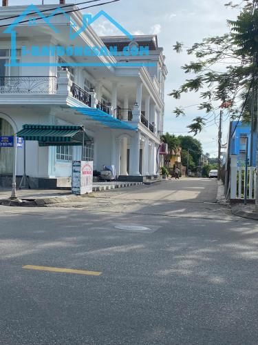 NGHỊCH LÝ ĐẦU TƯ: MẶT TIỀN ĐƯỜNG LỚN GIÁ RẺ HƠN TRONG KIỆT!