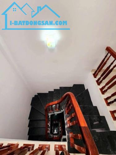 BÁN NHÀ ĐÀM QUANG TRUNG LONG BIÊN. 33M .5 TẦNG . 6.3 TY
