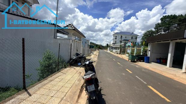 Bán nhanh lô đất MT đường Phạm Hùng P.LangBiang - Đà Lạt
