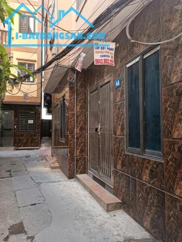 Bán nhà dân xây, lô góc 2 mặt thoáng tại Nguyễn Khang. Cầu Giấy DT 41m x 5. MT 7.6m.
