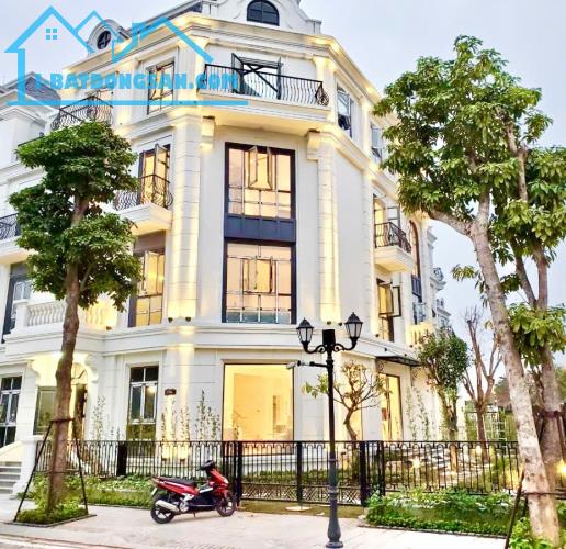 BIỆT THỰ CẦU GIẤY 310m2_LÔ GÓC_2 MẶT ĐƯỜNG KINH DOANH_DÒNG TIỀN CHO THUÊ 9500 ĐÔ LA MỸ/TH