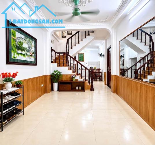 Bán nhà phố Cầu Giấy, quận Cầu Giấy diện tích 45m2, 4T giá chỉ nhỉnh 10 tỷ
