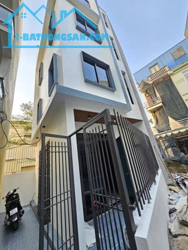 BÁN NHÀ 2 TỶ 290 TRIỆU, NGÕ RỘNG ĐƯỜNG VÕ NGUYÊN GIÁP ( ĐƯỜNG 52M ) 52 M2 x 3 TẦNG