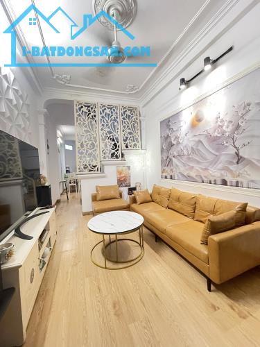 Nhà Võng Thị - gần Hồ Tây - Ngõ rộng - Nội thất đẹp - 30m² - Giá 6.35 tỷ