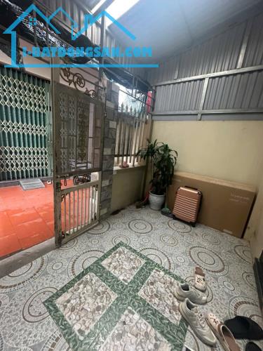 BÁN NHÀ 1 TỶ 695 TRIỆU, NGÕ TÔ HIẾN THÀNH , 56 M2 x 3 TẦNG