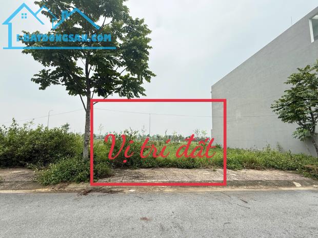 CHÍNH CHỦ BÁN GẤP LÔ ĐẤT ĐẸP NAM VĨNH YÊN VỊ TRÍ VÀNG BĂNG 2 ĐƯỜNG 33M DT100m2 MT5m 3,9 TỶ