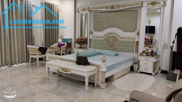 ΗEM1/Οτο VAO NΗΑ, 3 TẦNG, 81M2, GIÁ CHỈ 6.9 TỶ, BÊN SÂN BAY, PHẠM VĂN BẠCH, TÂN BÌNH