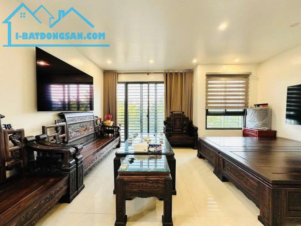 Bán shophouse villa An Vương đẹp 4 tầng mặt đường Lê Quang Đạo, 180m2, MT 9m, thang máy,