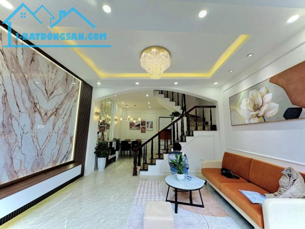 BÁN NHÀ 4 TẦNG 2 MẶT THOÁNG NỘI THẤT ĐẸP MẶT TIỀN RỘNG, GẦN PHỐ TRƯƠNG ĐỊNH – HOÀNG MAI.
