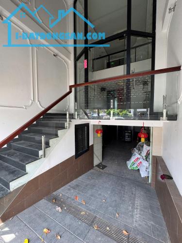 Mặt tiên Phạm Văn Thuận ngay Vincom Biên Hoà. Nhà 7 tầng có thang máy. Giá 16.5 tỷ