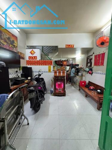 Bán gấp nhà 3 tầng Miếu Bình Đông sát Tân Phú, đủ tiện ích, 3 PN, khu an ninh – 3.X tỷ ✨🏡