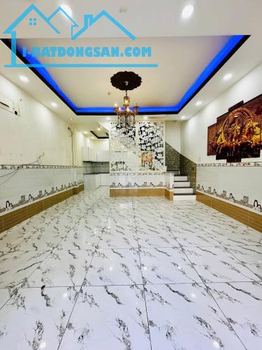 CẠNH TÊN LỬA TỈNH LỘ 10 - 60M2 (6 X 10) - 2 TẦNG - ĐƯỜNG XE HƠI - CHỈ HƠN 4 TỶ