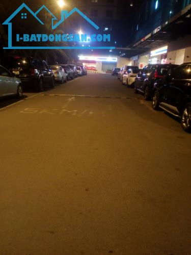 bán nhà hẻm xe tải đường lạc long quân, 40m2, 1trệt, 2lầu, giá chỉ nhỉnh 5tỷ.