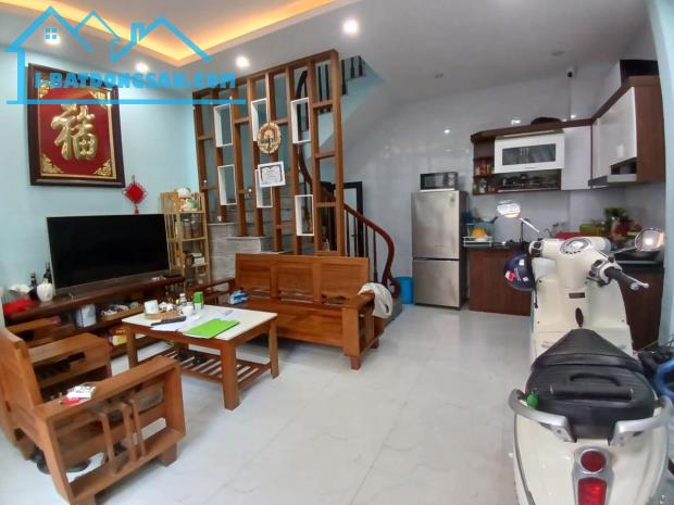 BÁN NHÀ ĐƯỜNG TRƯỜNG CHINH – ĐỐNG ĐA GẦN PHỐ TÔN THẤT TÙNG, NGÕ THÔNG, MẶT TIỀN RỘNG.