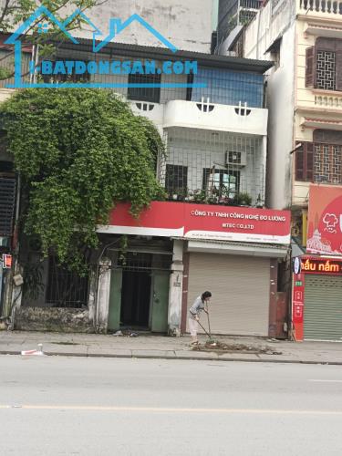 Bán nhà mặt phố Đội Nhân, Ba Đình. Dt 124 m2 x Mt 6,2m. Giá 74 tỷ xây tòa Văn Phòng, KS.