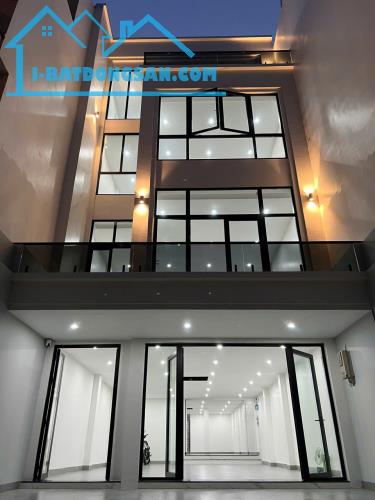 Bán nhà mặt tiền Nguyễn Bá Tuyển Tân Bình – DT 221m² – 4 tầng – 50 tỷ TL