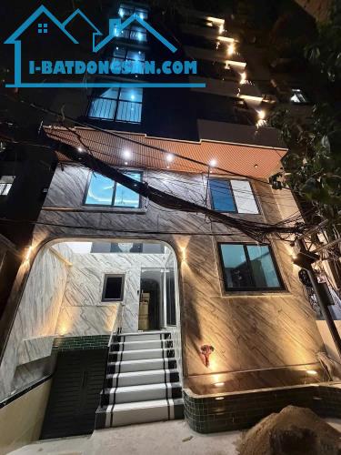 CCMN Giáp Nhất, Thanh Xuân 110m 9 tầng Thang máy mặt tiền 6,8m 26P cho thuê 170tr/th Ô TÔ