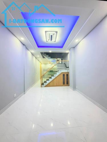Bán gấp nhà Lê Ngã Tân Phú, HXH tránh 56m, 3 tầng BTCT, nở hậu, khu sầm uất, chỉ 8.x tỷ ✨