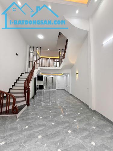 Nhà Đẹp Trung Tâm Thanh Trì – 42m² Mới Xây – Chỉ 1 Nhà Ra Ô Tô 6 TỶ
