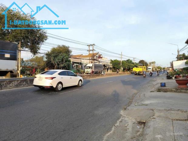 Bán nhà xương diện tích gần 6000m2 full SKC Trảng Bom, Đồng Nai, giá 45 tỷ.