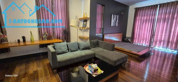 Bán Biệt Thự mặt tiền Đỗ văn Thi, Hiệp Hòa, Biên Hòa, 1100m2, giá 75 tỷ thương lượng.