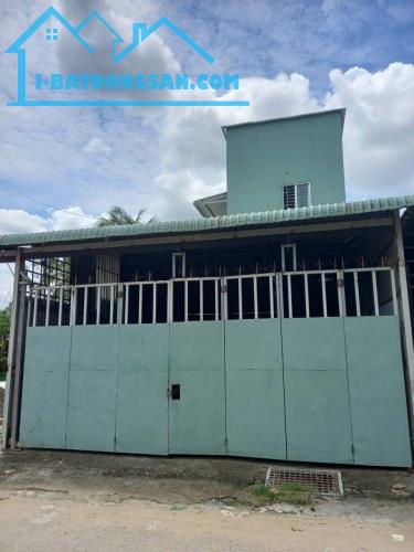 Bán lô đất tặng cái kho, 200m2 (full thổ), Xã Phước Hiệp, SHR, Giá 850 Triệu.