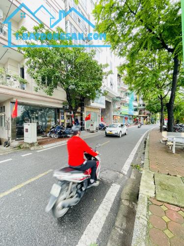 BÁN NHÀ LÔ GÓC - 1 MẶT PHỐ - 2 MẶT NGÕ - VỈA HÈ - KINH DOANH - DT 120M. GIÁ BÁN 38 TỶ