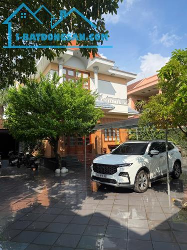 BIỆT THỰ - SÁT VIN Q9 - 551M2 - NGANG 20M - CHỈ 26.3 TỶ