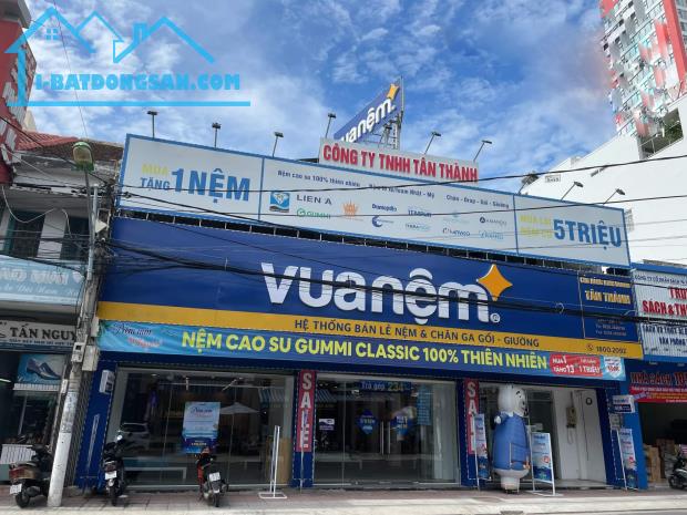 Bán nhà mặt phố Hoàng Hoa Thám, Ba Đình. 154 m2 x Mt 7,2m. Giá 83 tỷ Xây tòa Văn Phòng, KS