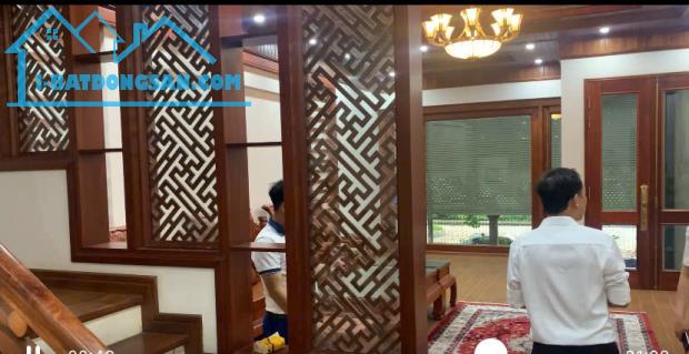 🏡 SIÊU PHẨM TÂY AM TỪ SƠN-104m2-KINH DOANH-ĐƯỜNG OTO TRÁNH-CÓ GARA .G.I.Á 8.8đ