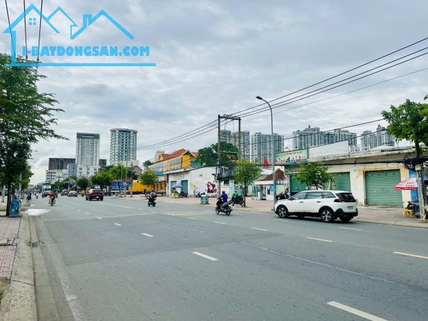 Nhà MT Huỳnh Tấn Phát, 563 m2, phường Phú Mỹ, Quận 7, Giá 62 Tỉ