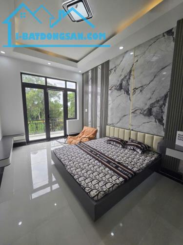 Bán Villa sân vườn kế chợ Long Thượng dt 198m2 , 1 lầu , 3pn,3wc giá 4,6 tỷ