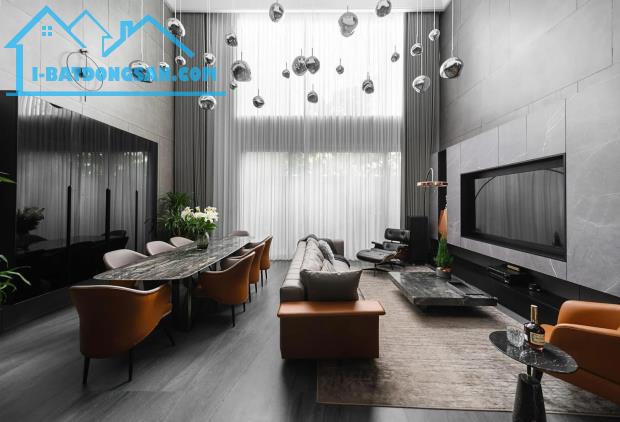 BÁN NHÀ MẶT ĐƯỜNG HOÀNG NGÂN_LÔ GÓC 2 MẶT TIỀN KINH DOANH_355m2_589tr/m2