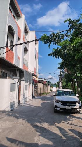 BÁN NHÀ 2 TỶ 399 TRIỆU, Ô TÔ ĐỖ CỬA NGÀY ĐÊM KHU MỸ XÁ, ĐƯỜNG 2 Ô TÔ TRÁNH NHAU THOẢI MÁI,