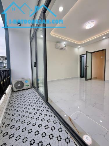 🏡 Nhà 5 tầng mới đẹp sát Lê Trọng Tấn gần ĐH Công Thương, hẻm ô tô, đủ tiện ích, 5.x tỷ.