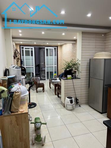Bán Nhà Phố Bạch Mai - mặt ngõ thoáng - 32m2 x 3 Tầng - KO QUY HOẠCH, sổ vuông - hơn 7 tỷ