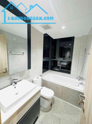 Bán căn hộ D-Aqua Q.8. Diện tích 71m2. Kết cấu 2PN 2WC.