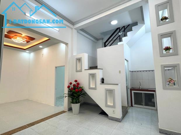 Bán nhà 1 Trệt 1 Lầu đúc 2 tấm chắc chắn đường ViBa, Phường Vũng Tàu