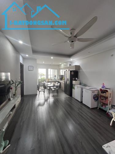 Bán Chung Cư CT2A Thạch Bàn, Long Biên 70m2, 2 ngủ, 2wc, chỉ 4,6 tỷ (sổ sẵn giao dịch)