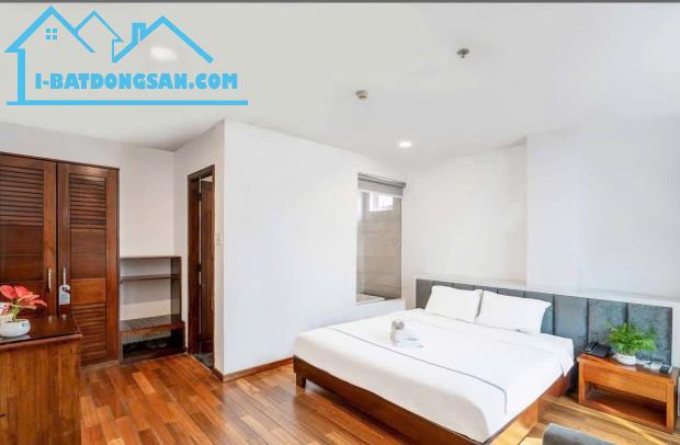 *Bán khách sạn 2 mặt tiền đường Đống Đa, Hải Châu, dt 240m2, giá 65 Tỷ