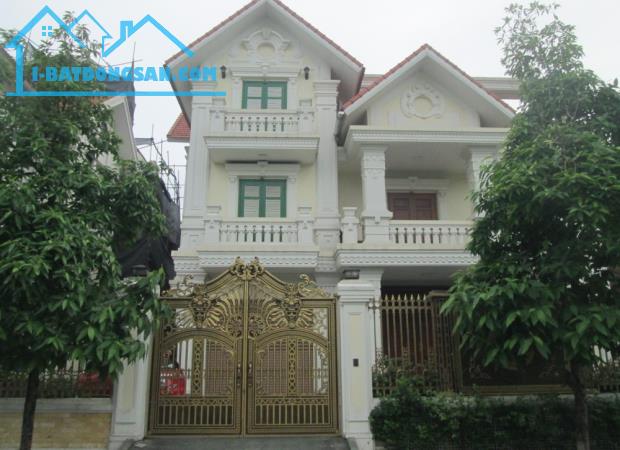 Chị Mai bán Gấp biệt thự KĐT Văn Phú gần công viên Hà Đông 210m2 chỉ 3x tỷ. Lh 0989626116