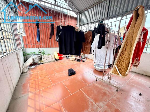Bán Nhà Phố Đại La, 60m ra phố - 22m2 x 6 tầng, Sổ vuông đẹp, gần trường học - Giá 6,15 Tỷ