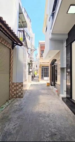 Bán nhà Q.8 cách mặt t.i.ề.n đường khoảng 100m.